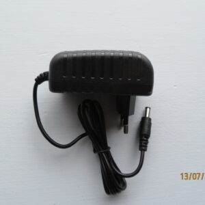 AC/DC strømadapter ut 12V 2A